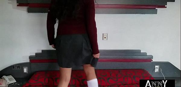  hermosa colegiala de preparatoria se gana su calificación en el hotel